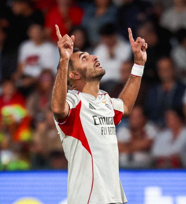 激情庆祝, 伊万诺维奇 激情庆祝, 伊万诺维奇